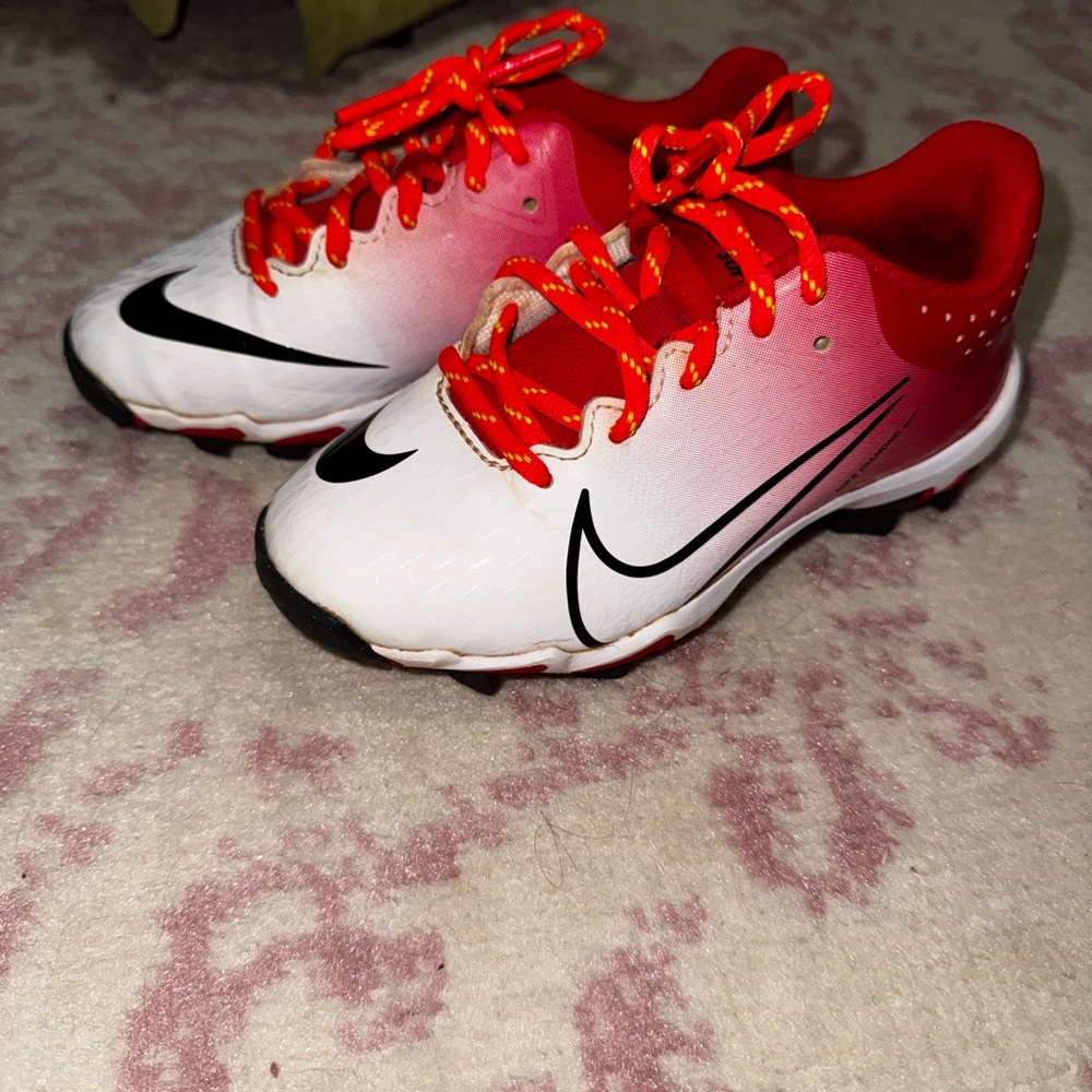 Nike Hyperdiamond 4 Keystone Girls Softball cleats Red and White Size 13